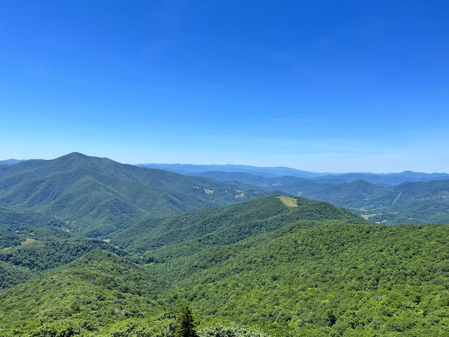 Spring in Asheville | Blue sky and green mountains